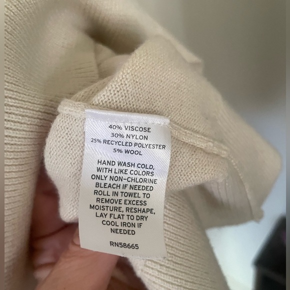 Treasure & Bond Women's Cream V-Neck Sweater Medium Oversized - Picture 4 of 6